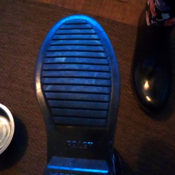 Coach rain boots in multi color. Size 8 - Picture 5 of 7